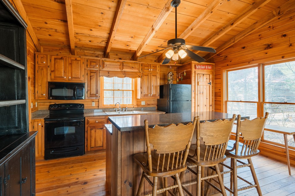 414470 Mineral Bluff Residential