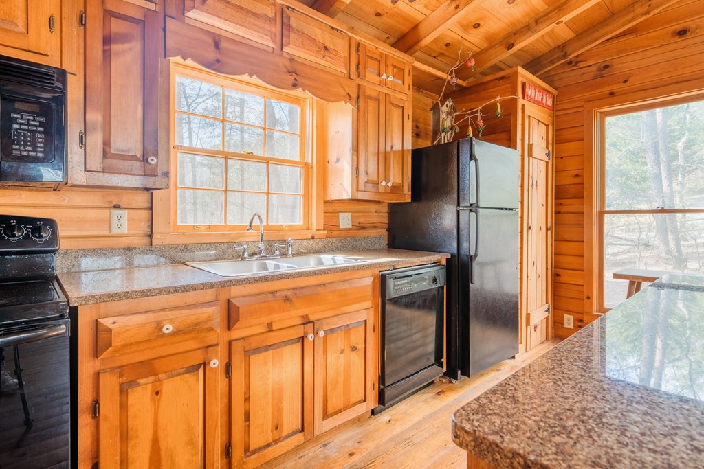 414470 Mineral Bluff Residential