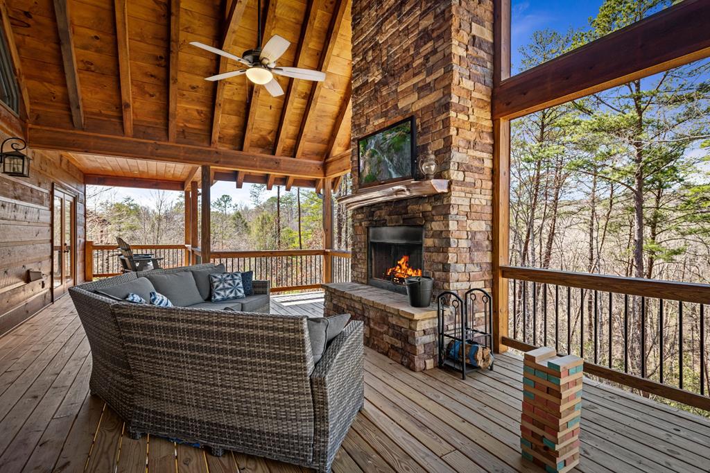 414492 Mineral Bluff Residential