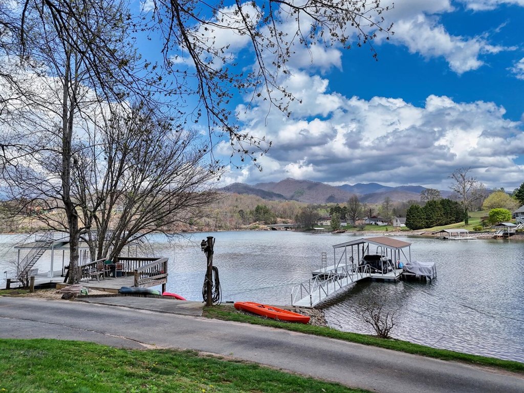 414544 Hayesville Residential