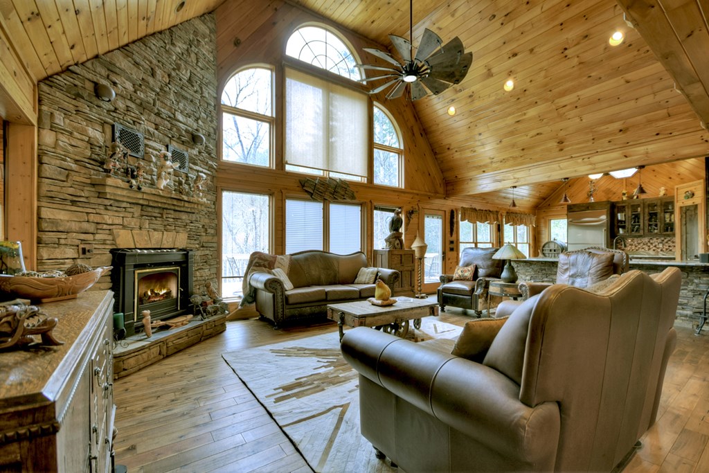 414595 Suches Residential