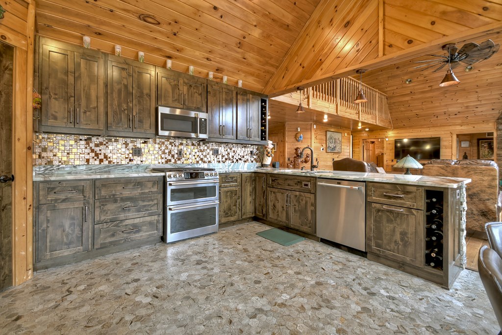 414595 Suches Residential