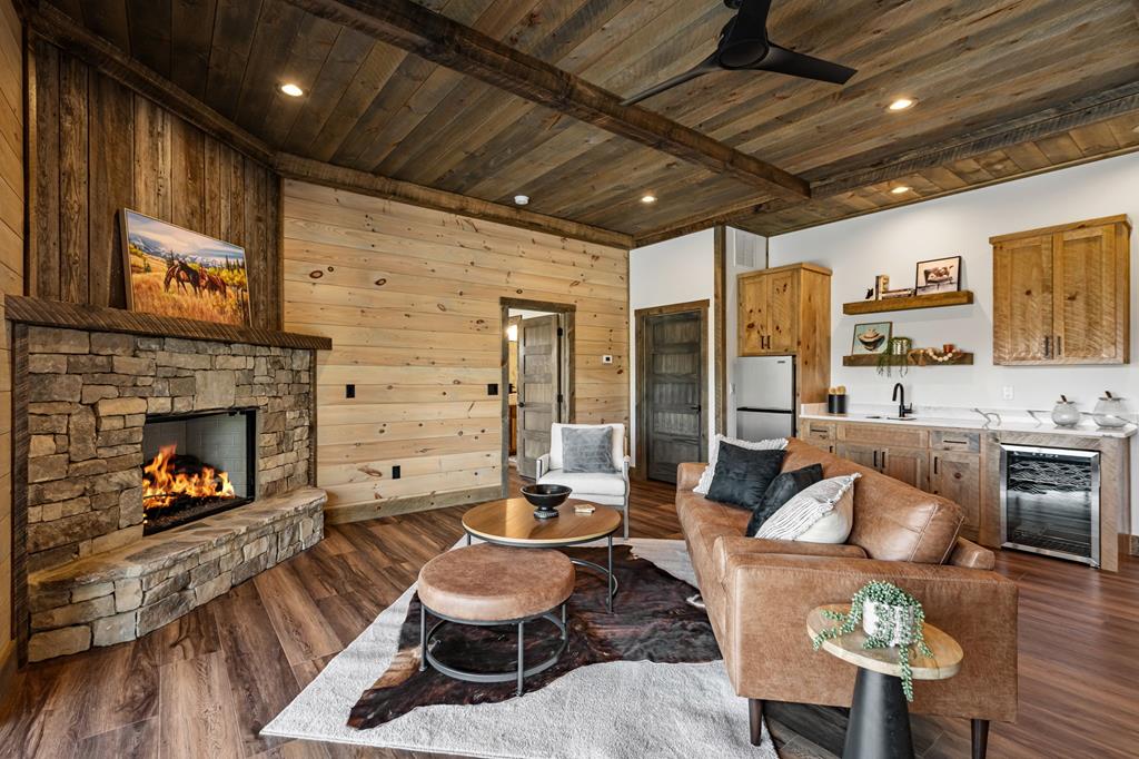 414649 Epworth Residential