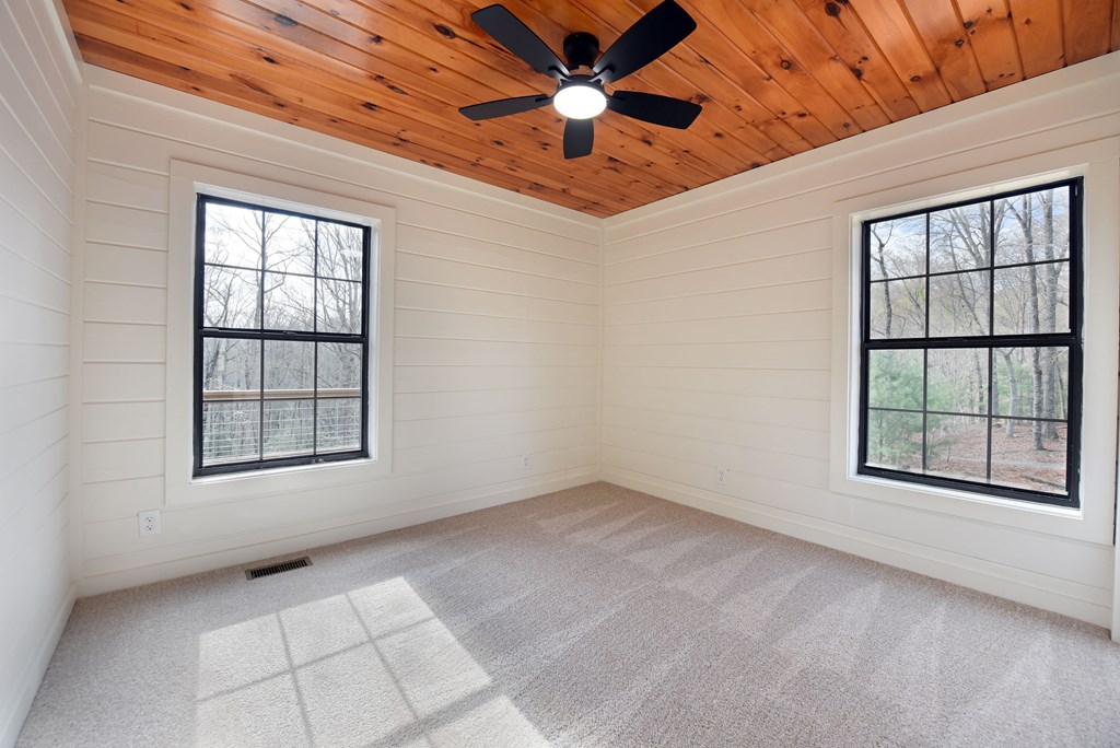 414664 Mineral Bluff Residential