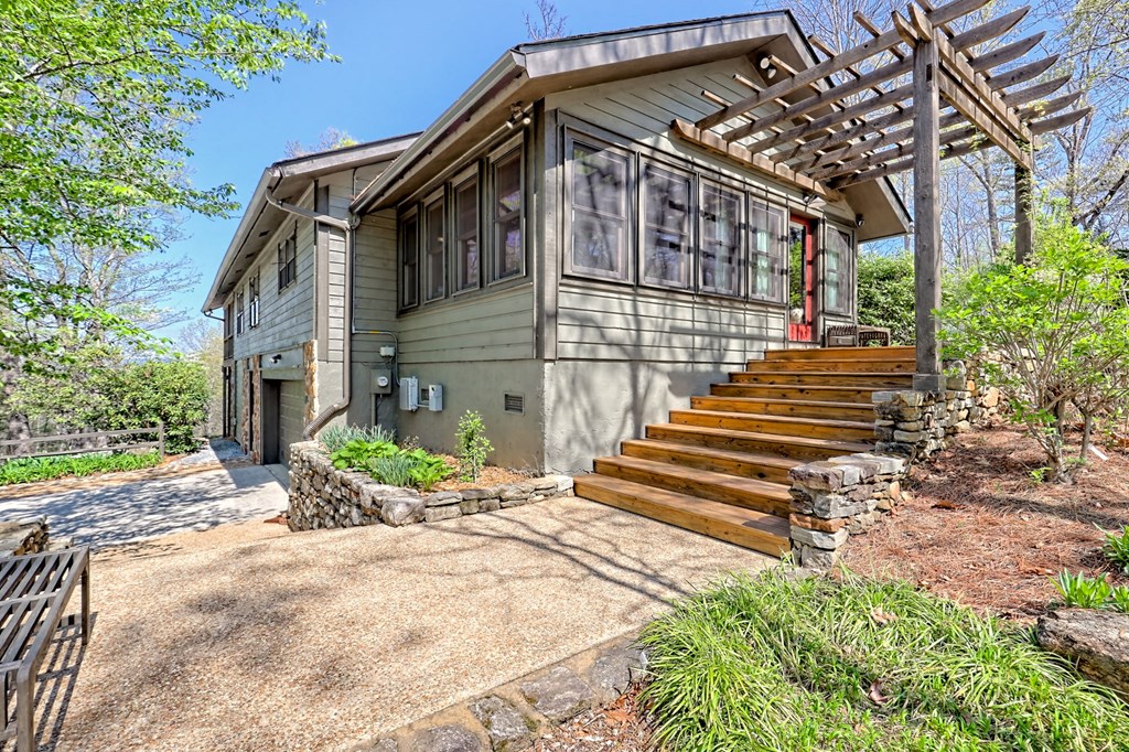 414732 Clarkesville Residential