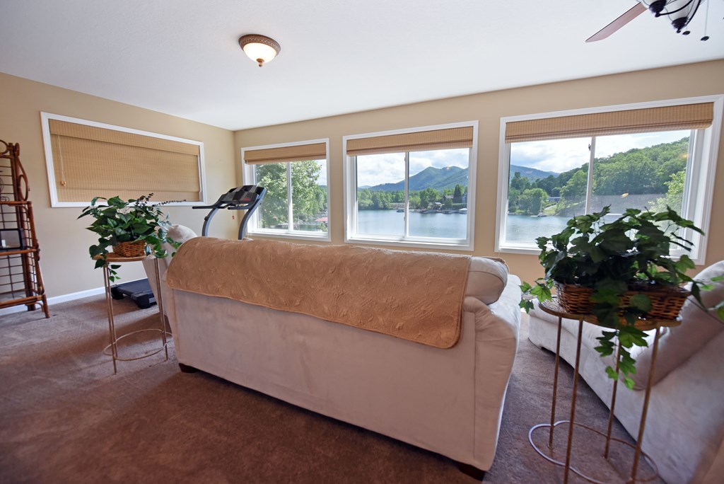 414768 Hayesville Residential
