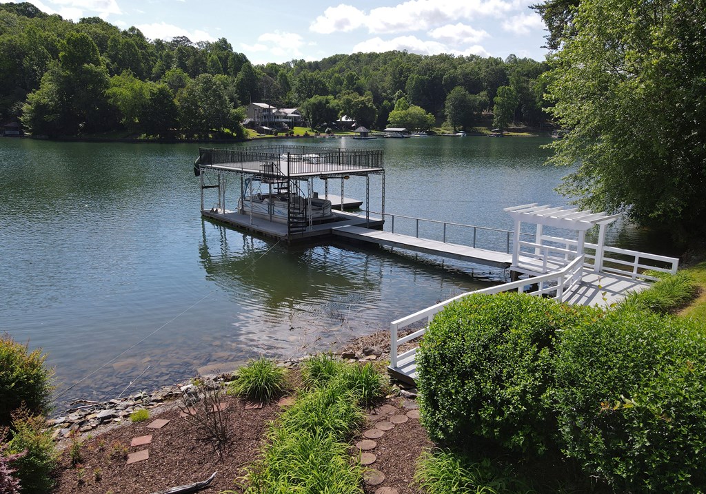 414768 Hayesville Residential