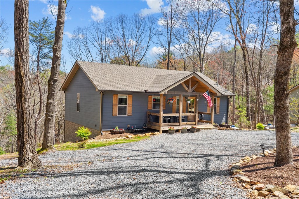 414792 Chatsworth Residential