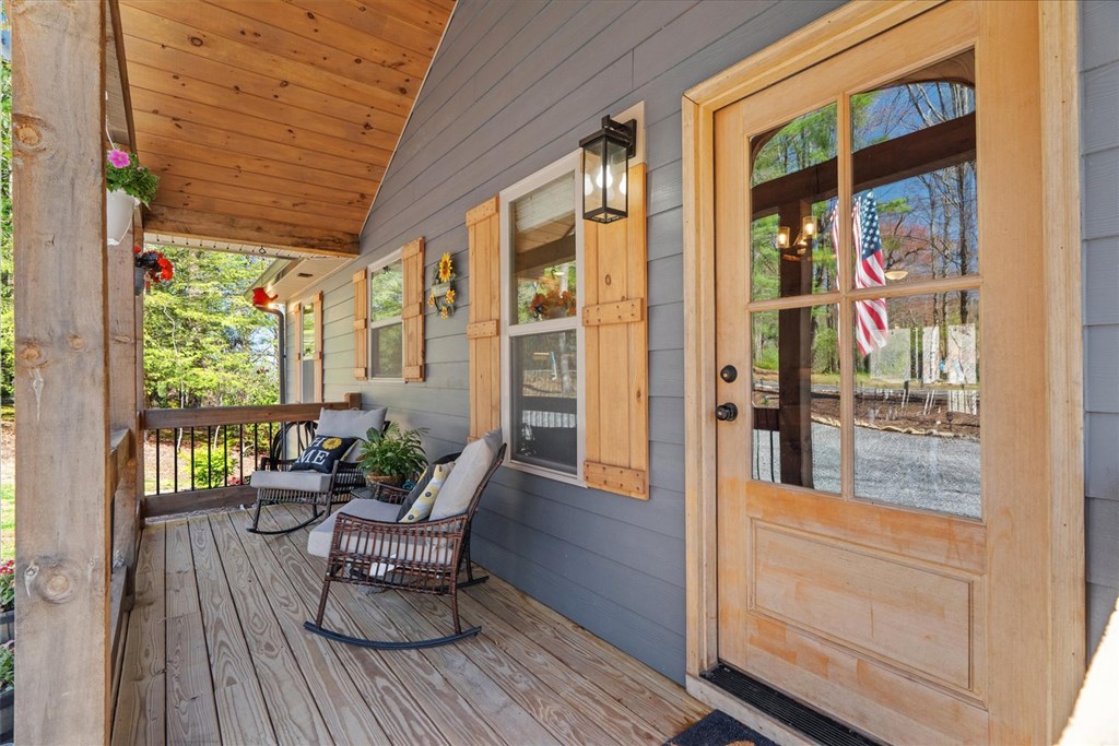 414792 Chatsworth Residential
