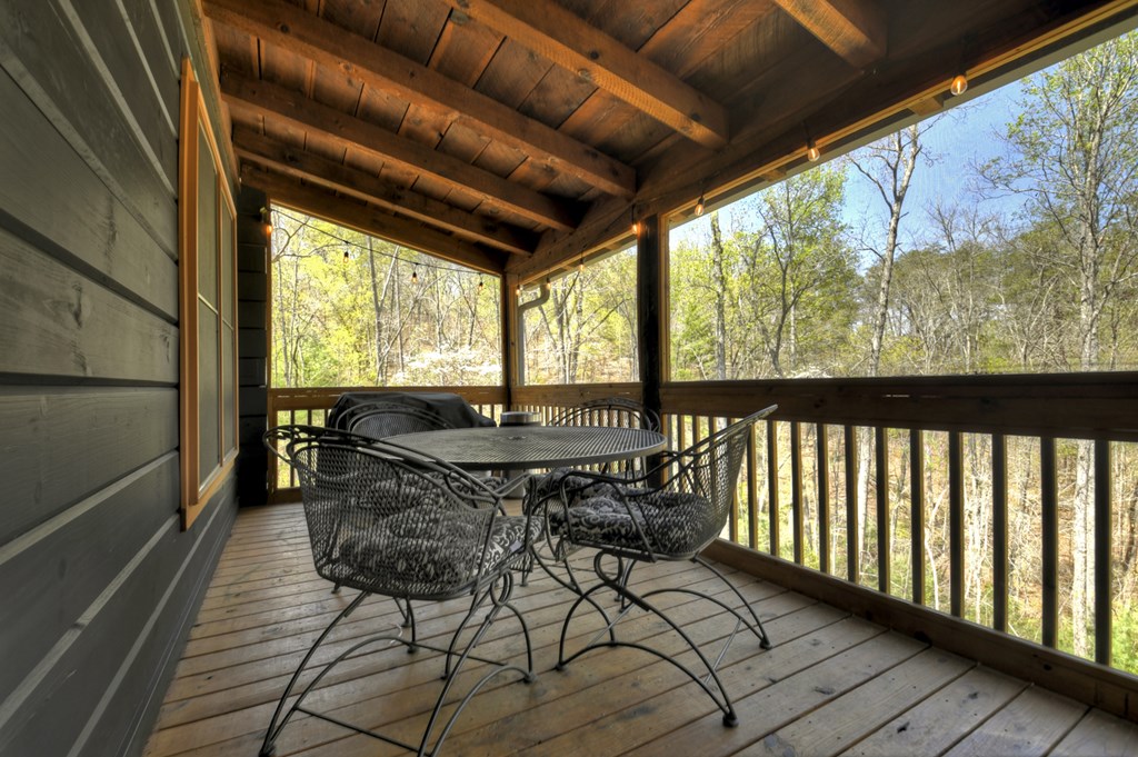 414814 Mineral Bluff Residential