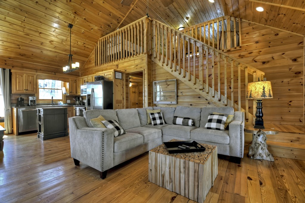 414814 Mineral Bluff Residential