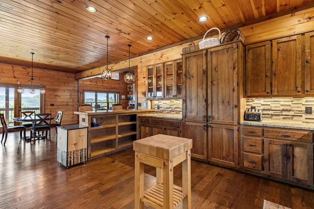 414854 Mineral Bluff Residential