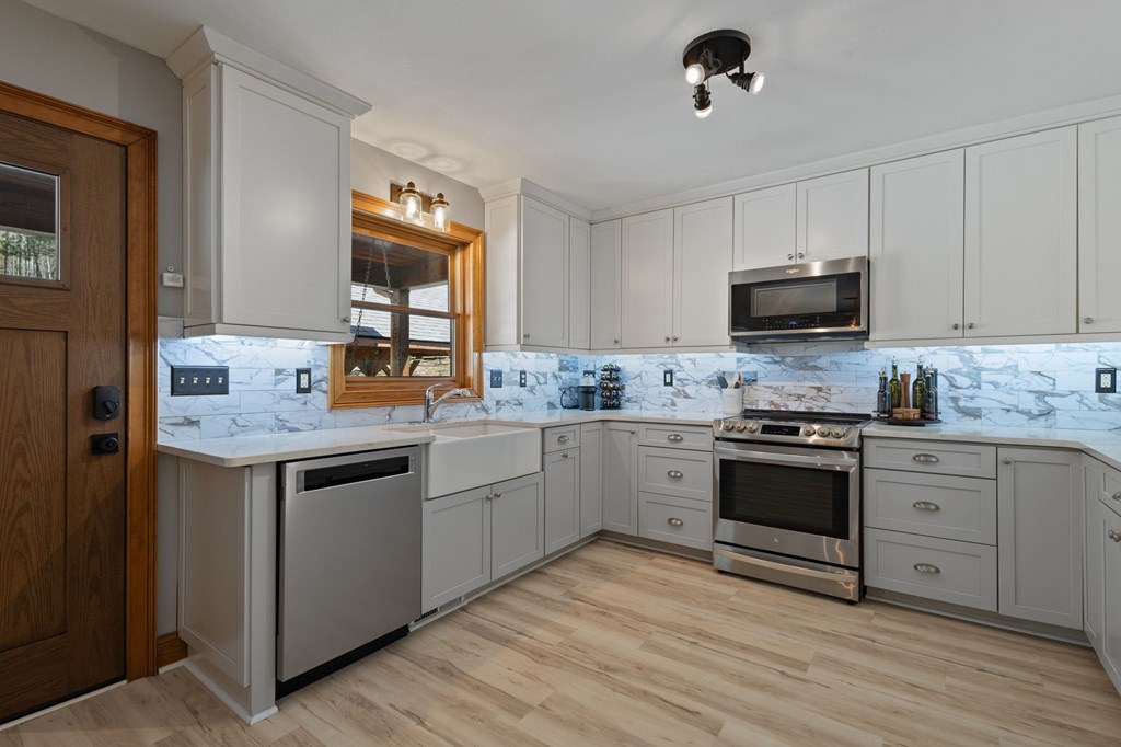 414880 Mineral Bluff Residential