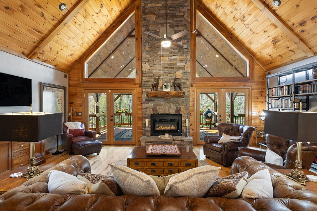 414880 Mineral Bluff Residential
