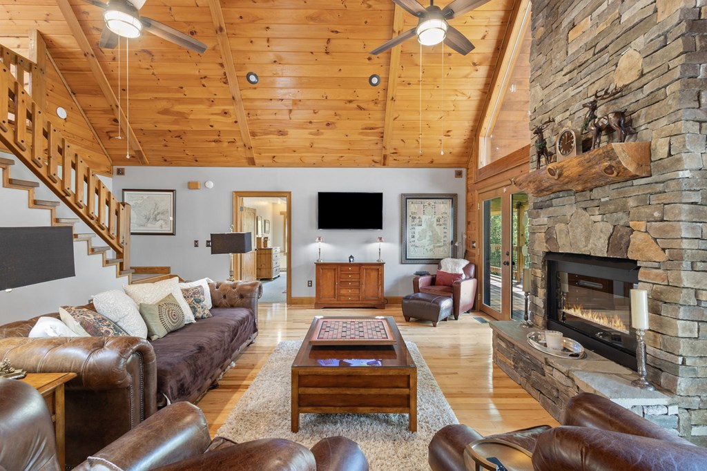414880 Mineral Bluff Residential