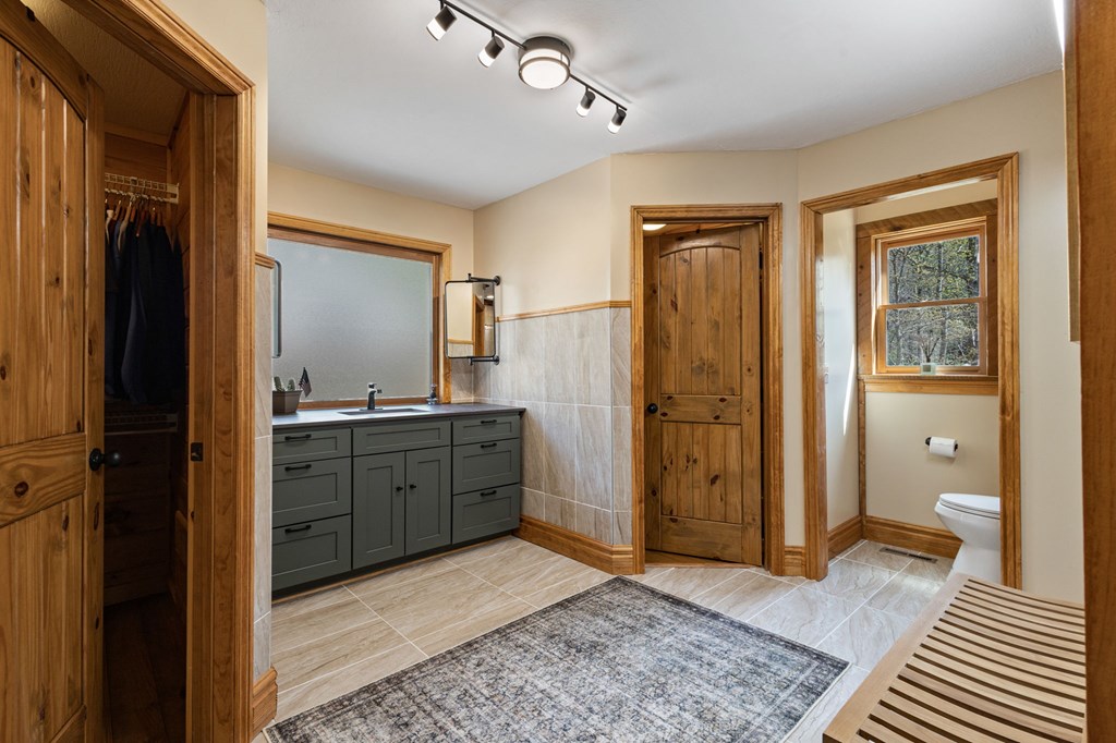 414880 Mineral Bluff Residential