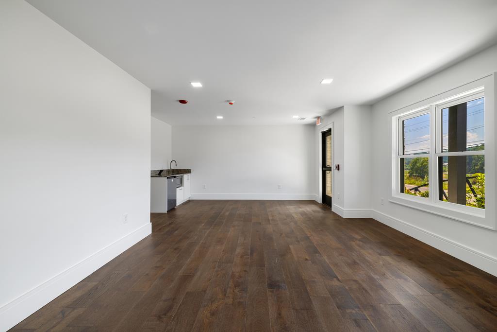 414889 Blue Ridge Condominium