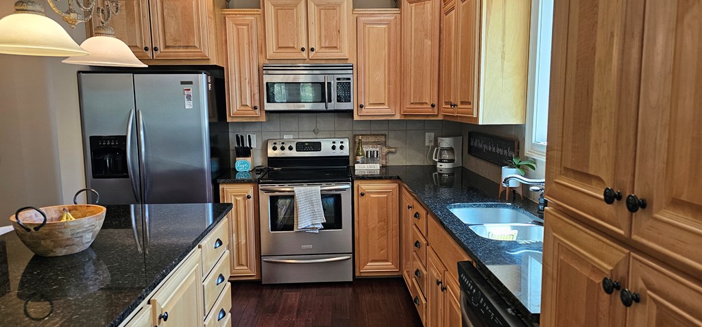 414894 Hayesville Residential