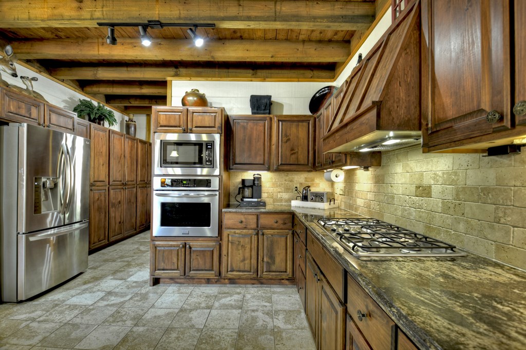 414922 Mineral Bluff Residential