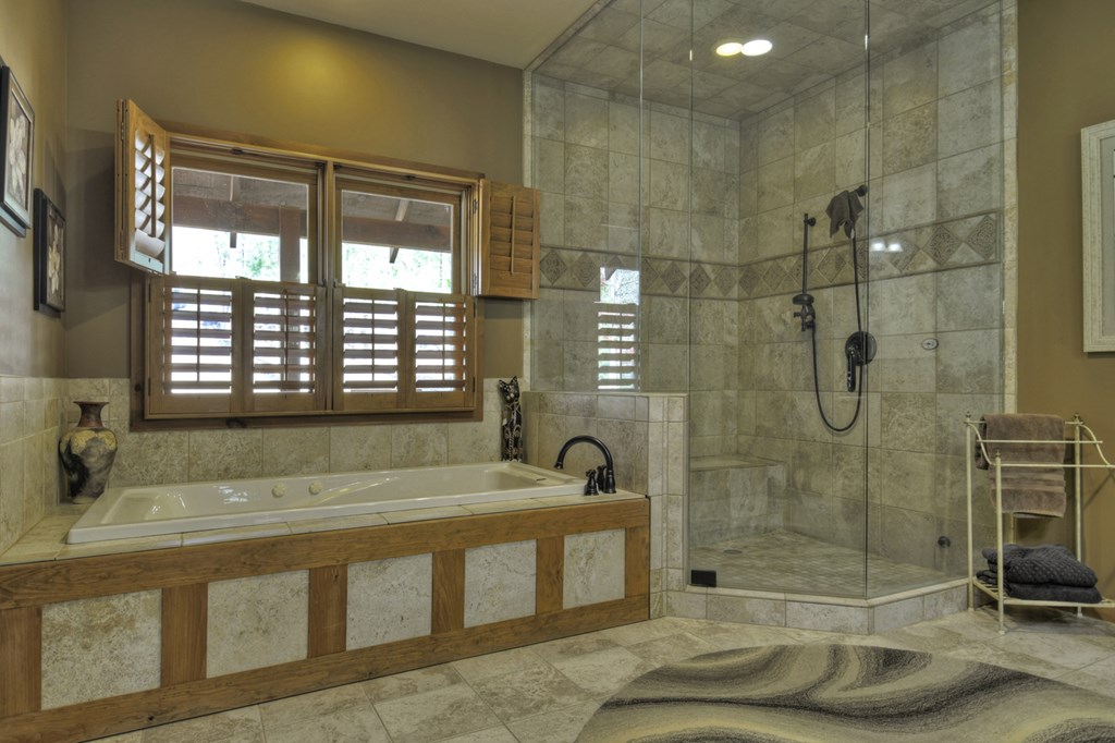 414922 Mineral Bluff Residential