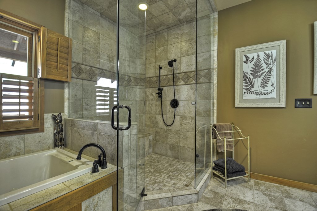 414922 Mineral Bluff Residential