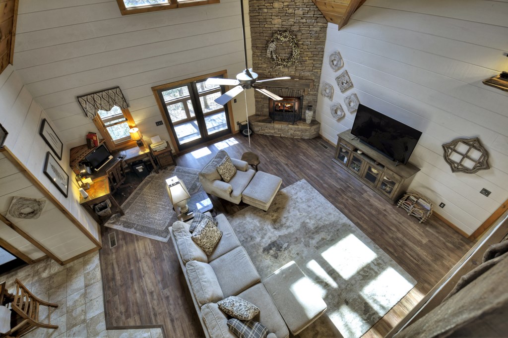 414922 Mineral Bluff Residential