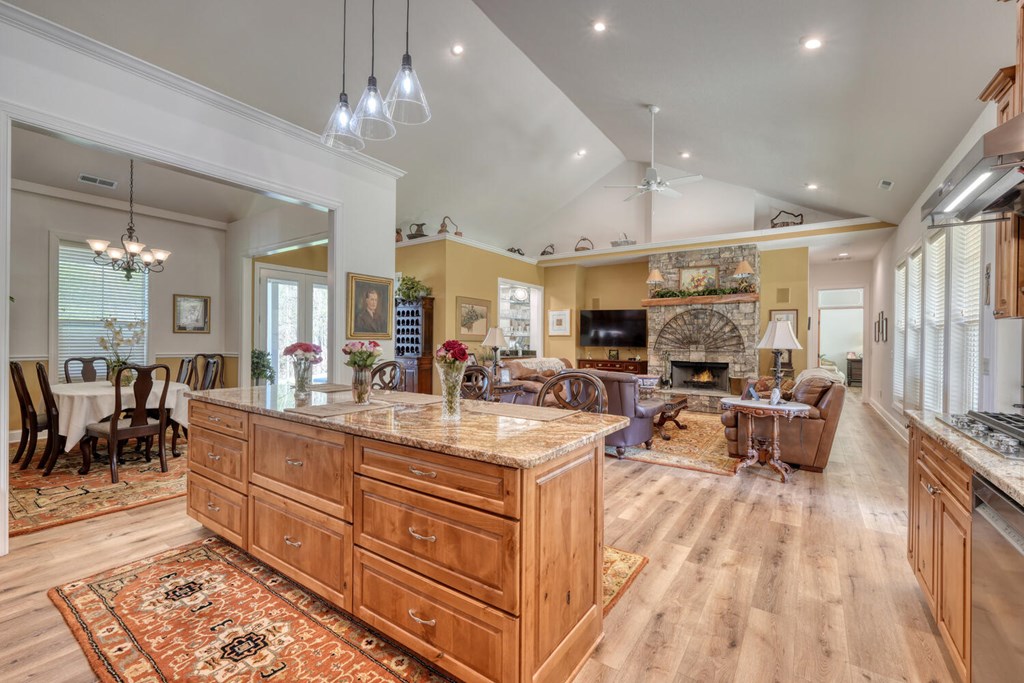 414932 Hayesville Residential