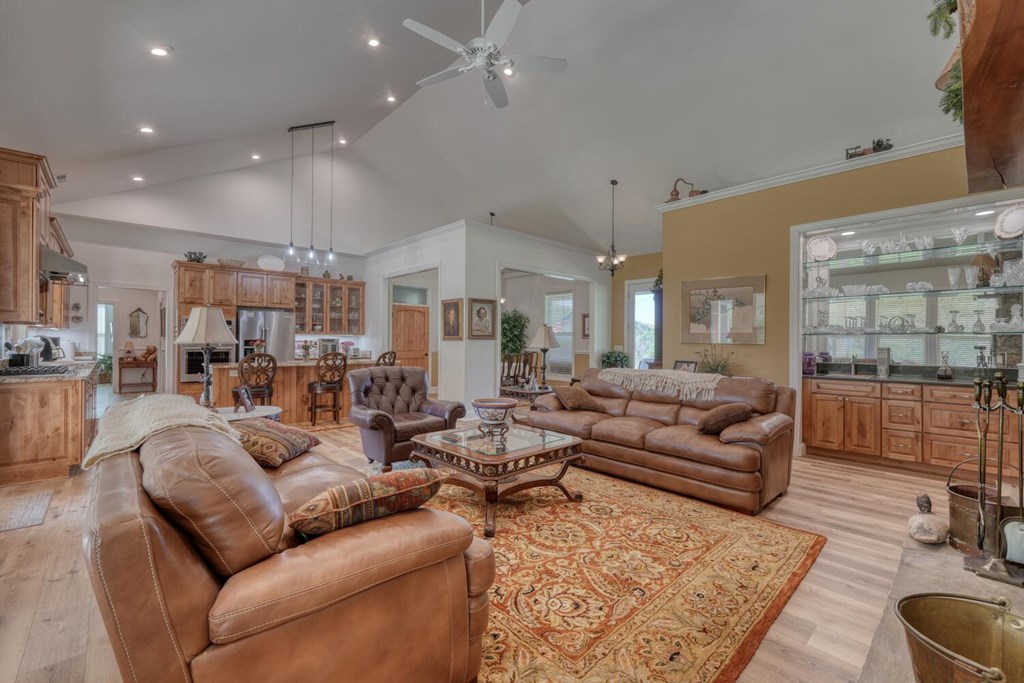 414932 Hayesville Residential