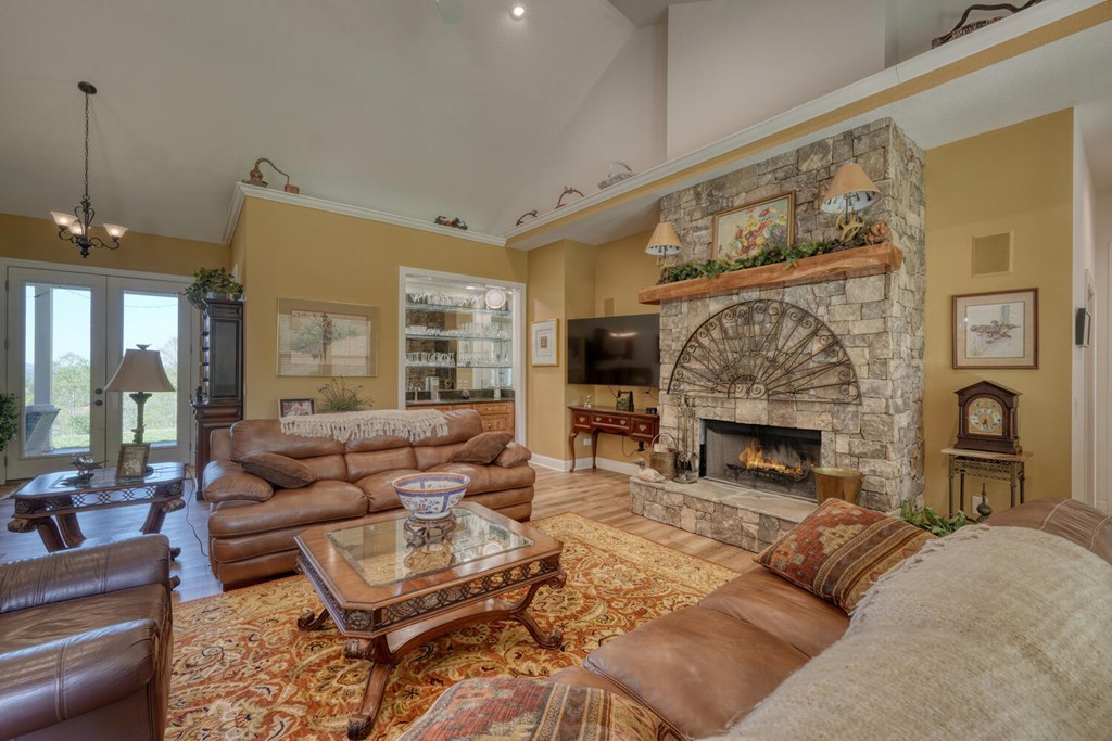 414932 Hayesville Residential