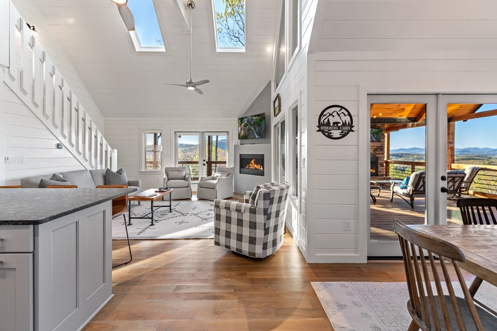 414942 Blue Ridge Residential
