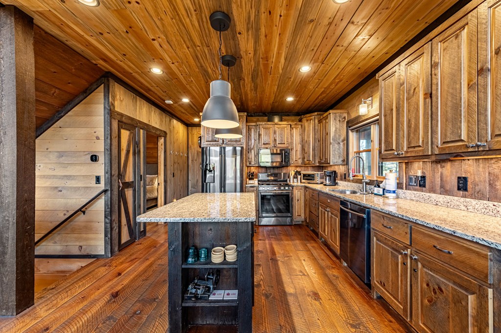414944 Blue Ridge Residential