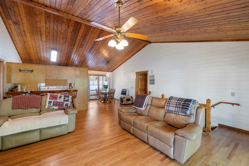 414951 Hayesville Residential