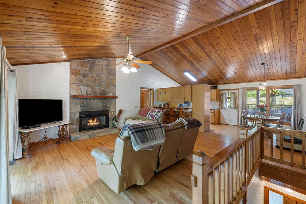 414951 Hayesville Residential