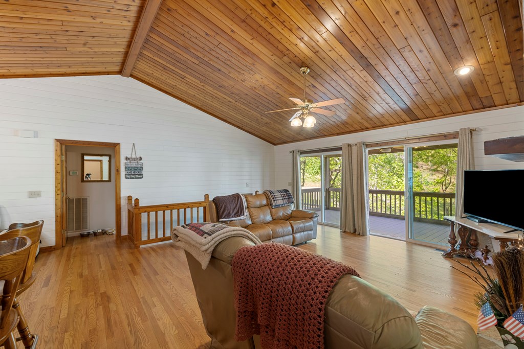 414951 Hayesville Residential