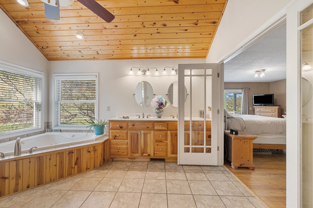414951 Hayesville Residential