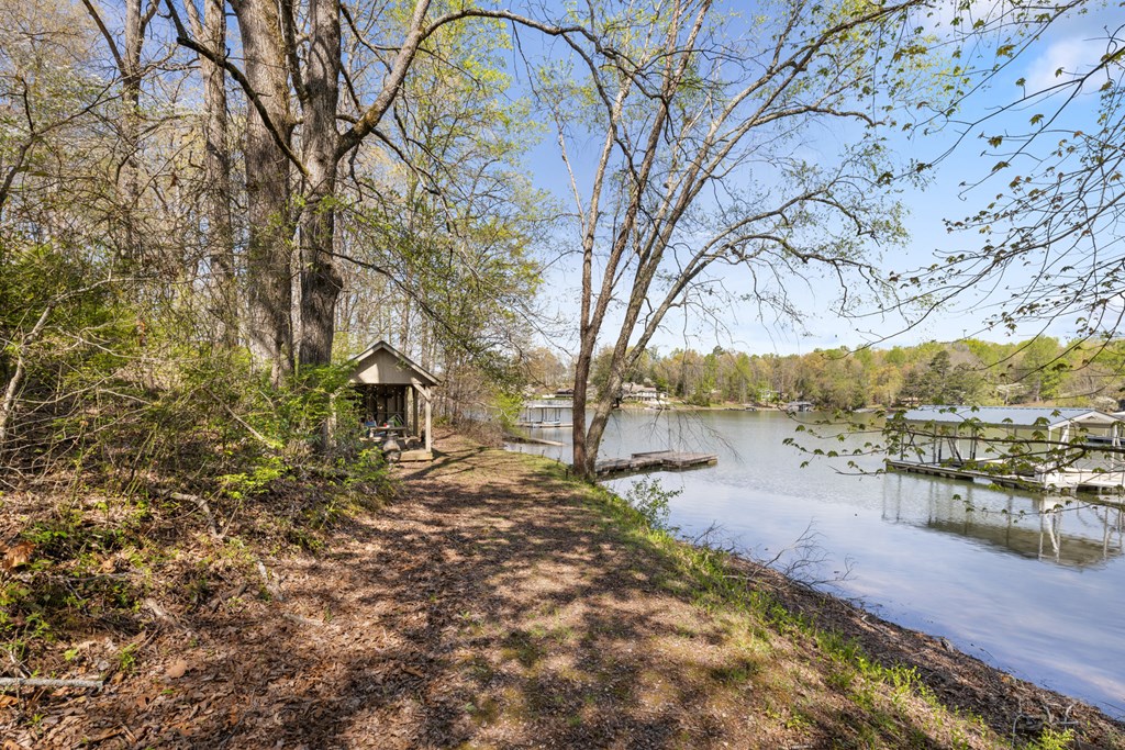 414951 Hayesville Residential