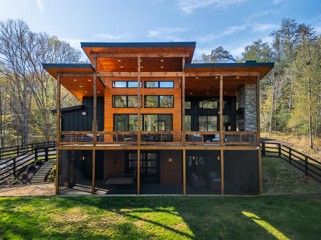 414962 Blue Ridge 