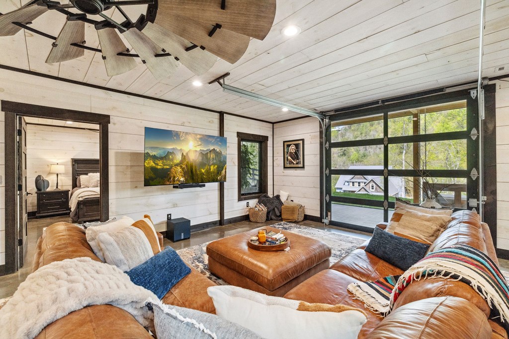 414962 Blue Ridge Residential
