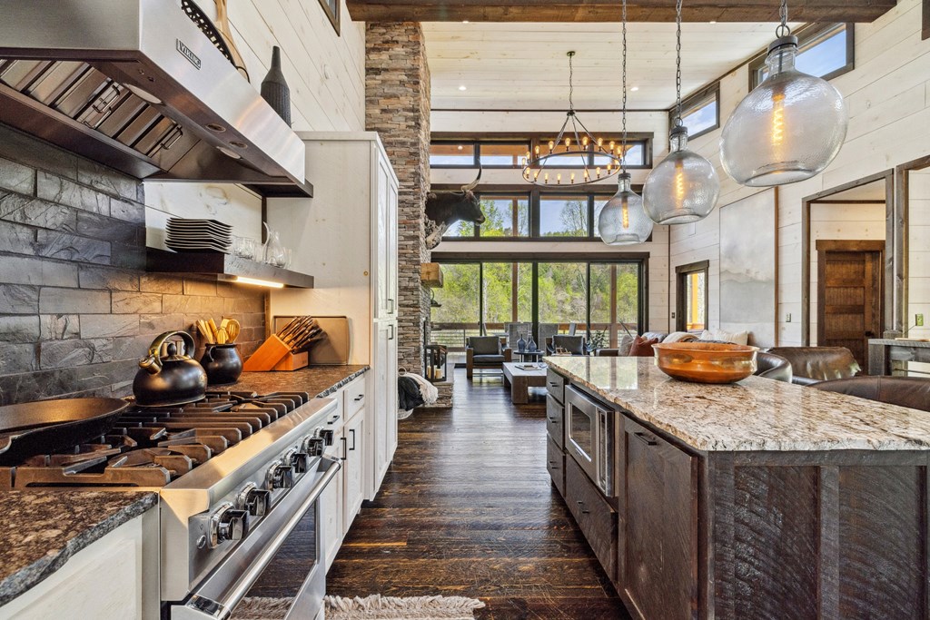 414962 Blue Ridge Residential
