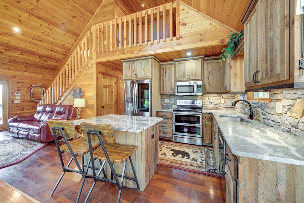 414976 Mineral Bluff Residential