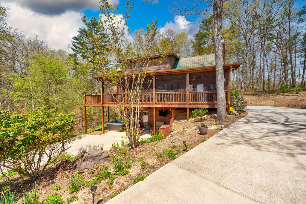 414976 Mineral Bluff Residential