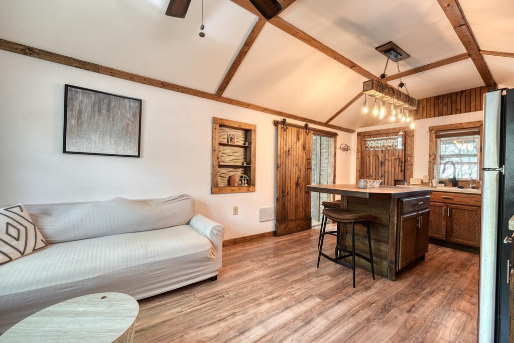 414984 Young Harris Residential