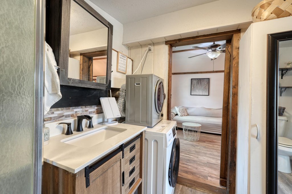 414984 Young Harris Residential