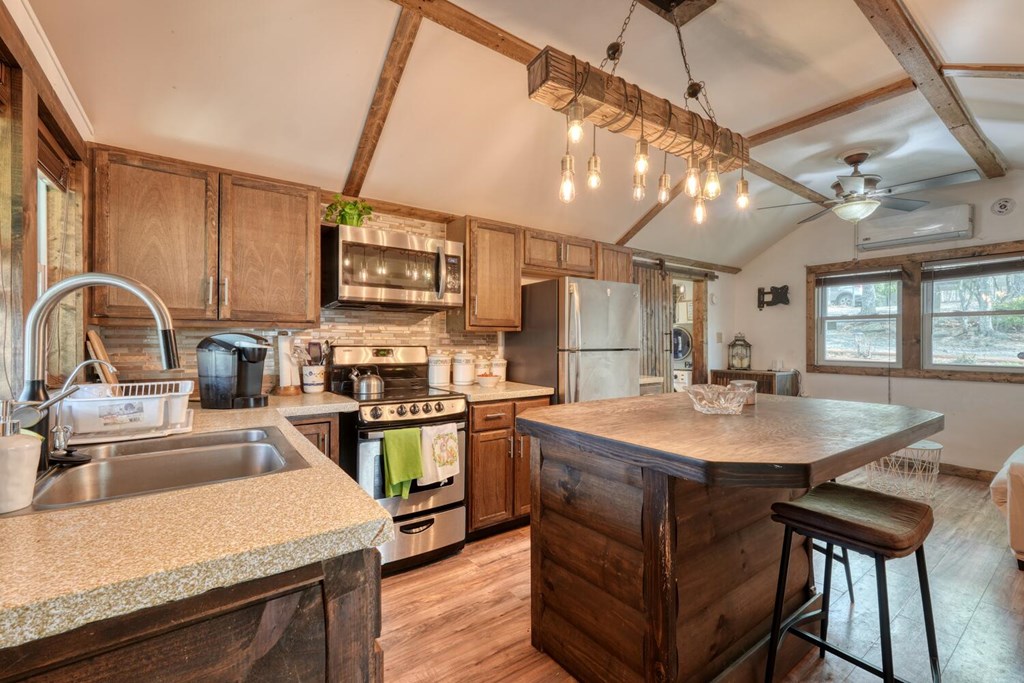 414984 Young Harris Residential