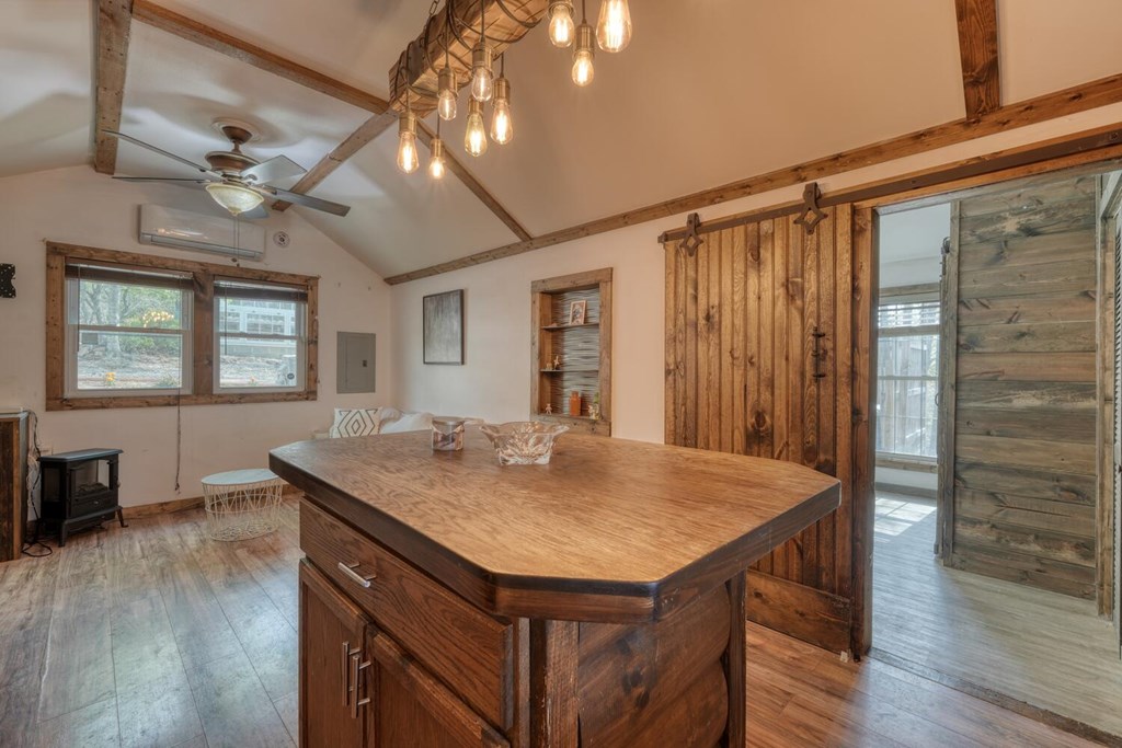 414984 Young Harris Residential