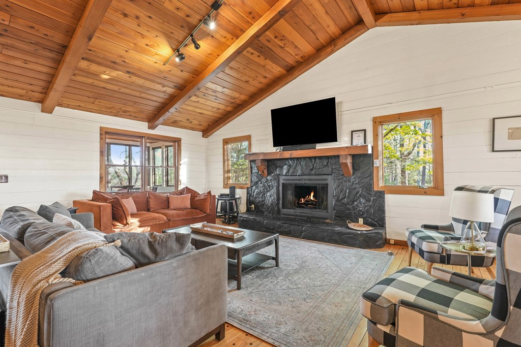 414986 Blue Ridge Residential