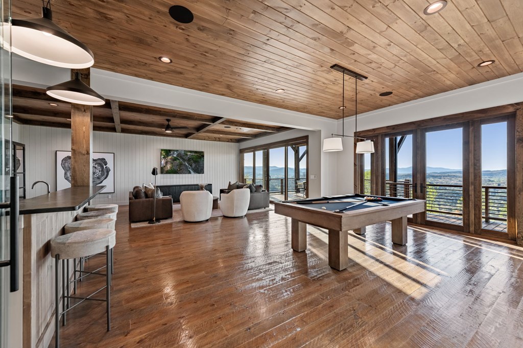 414989 Blue Ridge Residential