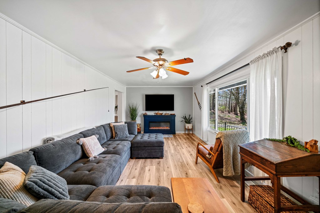 415009 Mineral Bluff Residential