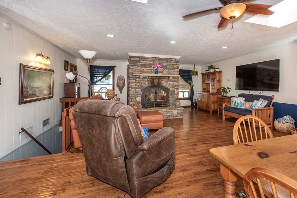 415037 Jasper Residential