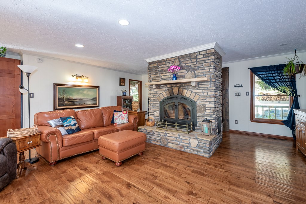415037 Jasper Residential